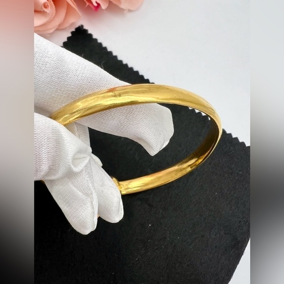 Chanel VINTAGE BRACELET 96P FRANCE - Picture 7 of 9